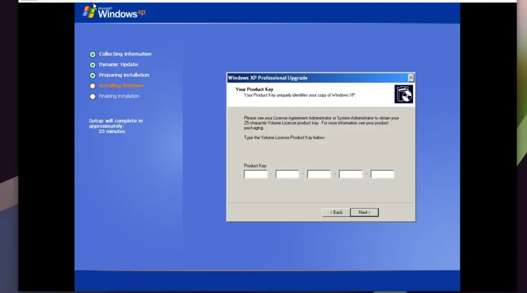 Zrzut ekranu: Proces naprawy, widoczny monit o podanie klucza produktu